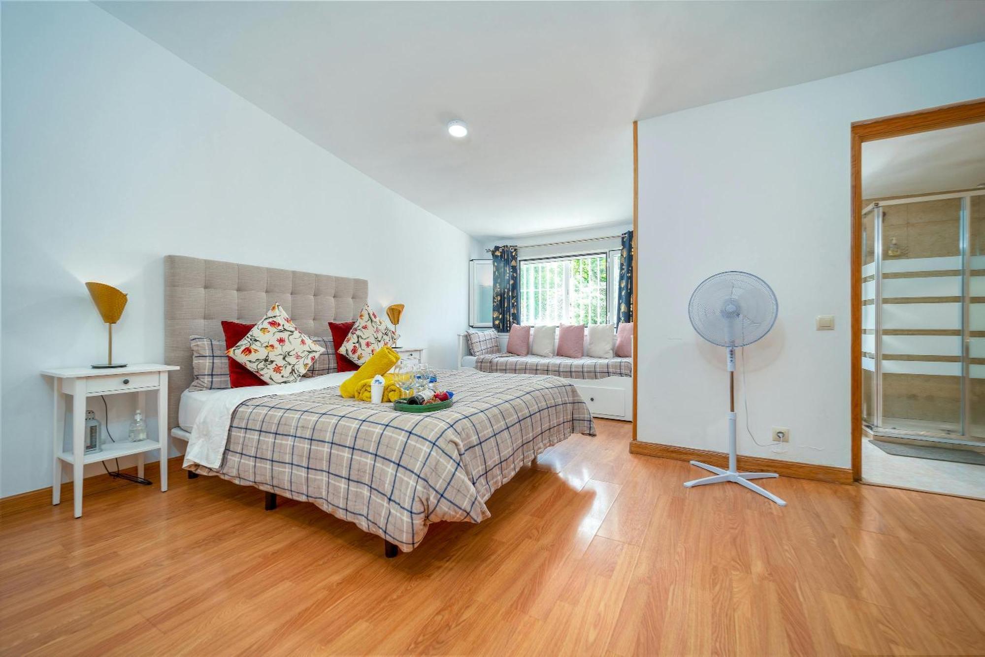 Ivy Plaza Hotel 4*